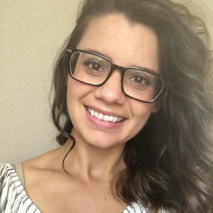 Meet your Posher, Elise